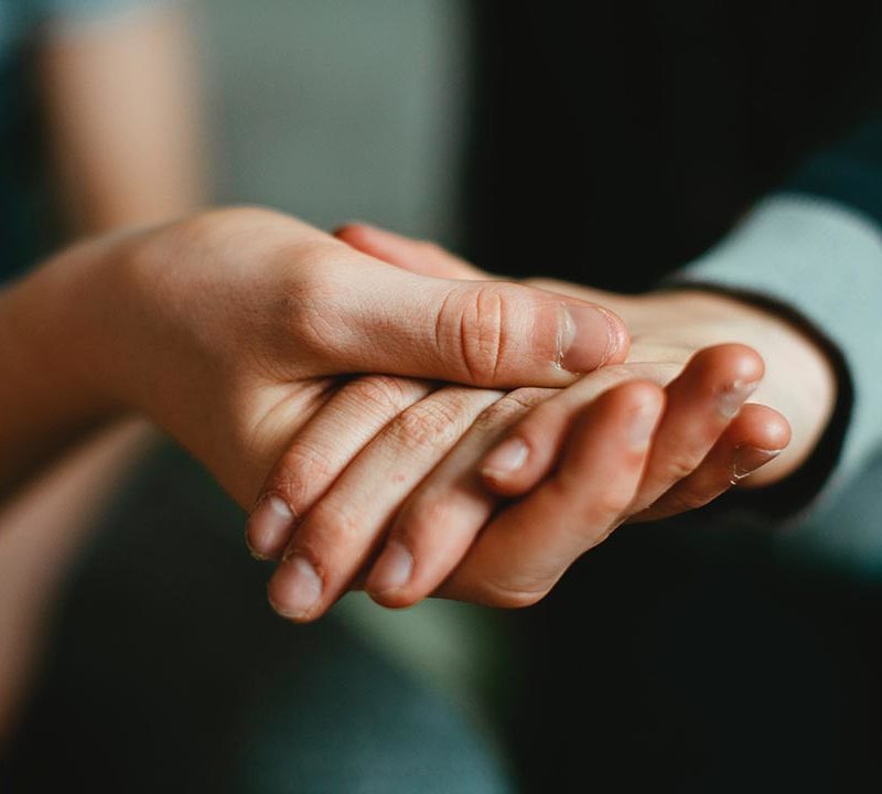 Le soutien psychologique à un proche victime d'un traumatisme, une aide précieuse pour aider à mieux vivre un tspt